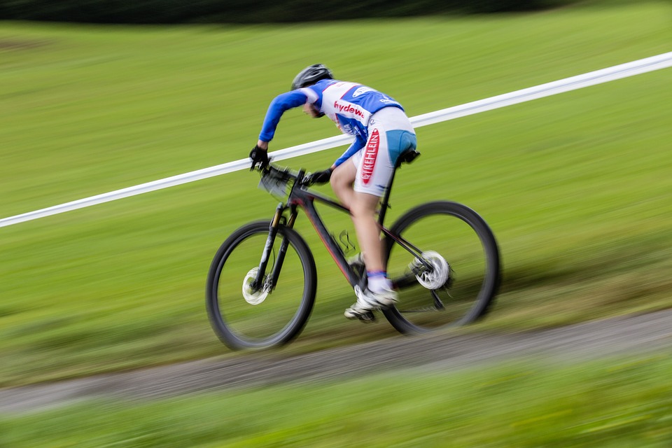 Les équipements indispensables pour performer en compétition cycliste